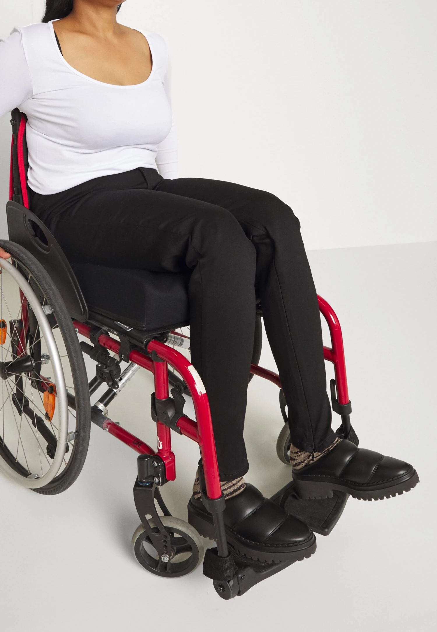 Even&Odd Jeans Skinny Fit - Black Denim 5 Even&Odd Jeans Skinny Fit - Black Denim - Bilde 3