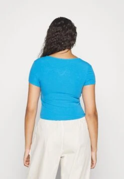 Even&Odd 2 Pack - T-Shirts - Blue/White 12 Even&Odd 2 Pack - T-Shirts - Blue/White -Fab Five Mote Butikk b3cee3d1cbbf4ac0a745a3cfdcb60056