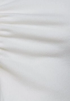 T-Shirts Med Print - Off White 7 T-Shirts Med Print - Off White -Fab Five Mote Butikk b3db384a714048bf86eeb7092184bfec