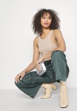 Cargobukse - Dark Green -Fab Five Mote Butikk b63af1810ea3484ea6b47ce70bea45cb