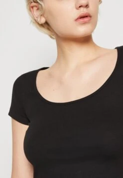 Even&Odd 2 Pack - T-Shirts - Black/Grey -Fab Five Mote Butikk b817d4916119444a89f98c9d41ea25c8