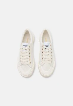 Even&Odd Joggesko - Off-White 13 Even&Odd Joggesko - Off-White -Fab Five Mote Butikk b88f03df9c5f48ffb55301c2e324b551