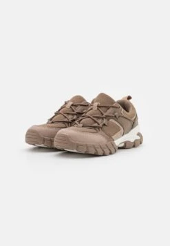 Even&Odd Joggesko - Khaki 10 Even&Odd Joggesko - Khaki -Fab Five Mote Butikk be0864c3b46246b5a52524470be1ec4d