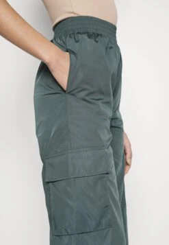 Cargobukse - Dark Green -Fab Five Mote Butikk c1c677b9615d4c17bca01cf9d1e69dc5