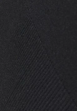 Sports-Bh-Er Med Lett Støtte - Black 7 Sports-Bh-Er Med Lett Støtte - Black -Fab Five Mote Butikk c3a06f1aa9574325a3567c76c777dc34