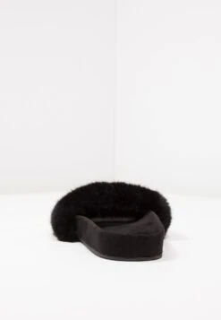 Even&Odd Tøfler - Black -Fab Five Mote Butikk c4cc6a676c354fd6bc1270ab07460085