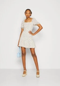 Even&Odd Kjole - Beige/Blue/Multi-Coloured 14 Even&Odd Kjole - Beige/Blue/Multi-Coloured -Fab Five Mote Butikk c779f0ddc7f64db2b92c48a774a71985