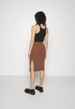 Pencil Skirt With Slit - Blyantskjørt - Brown -Fab Five Mote Butikk c9fa84346b7f4a1b95726dee77e1027d
