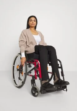 Even&Odd Jeans Skinny Fit - Black Denim 15 Even&Odd Jeans Skinny Fit - Black Denim -Fab Five Mote Butikk cbb103789f234e4ba609543658ed2278