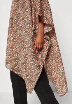 Even&Odd Lett Jakke - Red 13 Even&Odd Lett Jakke - Red -Fab Five Mote Butikk d4a1df55eb0d4c89b0f91c2e39074a50