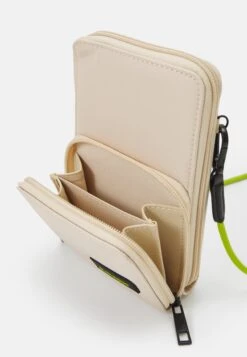 Even&Odd Mobilveske -Beige 10 Even&Odd Mobilveske -Beige -Fab Five Mote Butikk d787616da88f4b969dfa363a482a4c0d