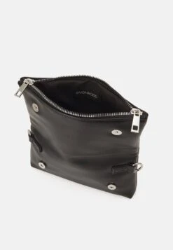 Even&Odd Clutch - Black 9 Even&Odd Clutch - Black -Fab Five Mote Butikk db1ff2ec49054e948c4ce6c9c939703a