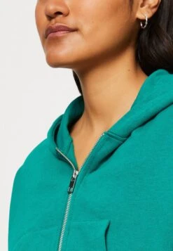 Even&Odd Sweatjakke - Green 13 Even&Odd Sweatjakke - Green -Fab Five Mote Butikk e48a82e3be2d42088dd688e96ec14362