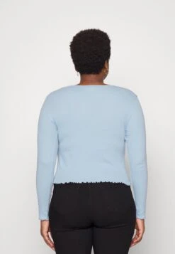 Bpdycon Fit Long Sleeve - Topper Langermet - Light Blue 10 Bpdycon Fit Long Sleeve - Topper Langermet - Light Blue -Fab Five Mote Butikk e5e8c02f566c41d08479841f8a139203