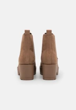 Platåstøvletter - Taupe 11 Platåstøvletter - Taupe -Fab Five Mote Butikk e65dde48ebd840628b199849b4cdd7ee