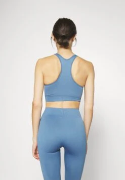 Sports-Bh-Er Med Lett Støtte - Blue 11 Sports-Bh-Er Med Lett Støtte - Blue -Fab Five Mote Butikk e9e5c360dd5245d49caa79d050d88268