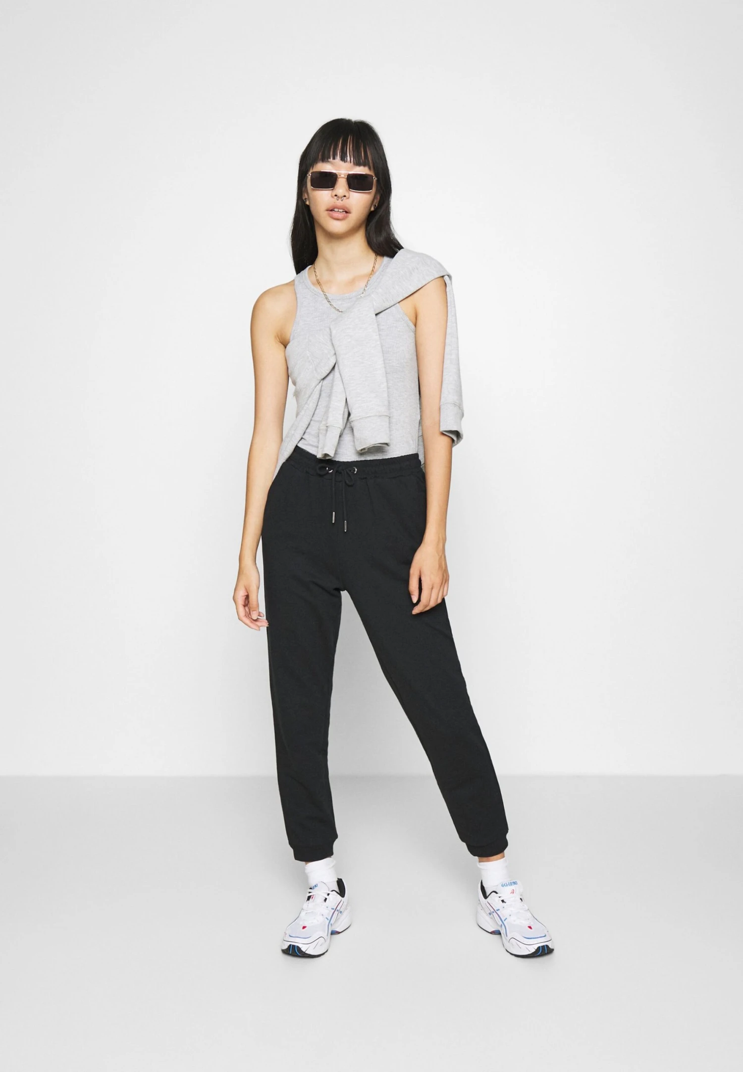 Even&Odd Regular Fit Joggers - Joggebukse - Black 4 Even&Odd Regular Fit Joggers - Joggebukse - Black - Bilde 2