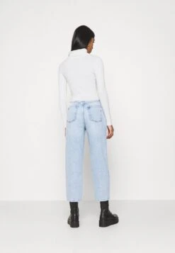 Even&Odd Cropped Turtle Neck 2 Pack - Strikkegenser - Black/ White 11 Even&Odd Cropped Turtle Neck 2 Pack - Strikkegenser - Black/ White -Fab Five Mote Butikk f1bfe07c959e4efdbf3710545f97015c