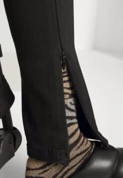 Even&Odd Jeans Skinny Fit - Black Denim 18 Even&Odd Jeans Skinny Fit - Black Denim -Fab Five Mote Butikk fe9e4c155a214d3baa6c251671201e01